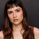 Asta Paredes als Kat