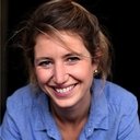 Manon Kneusé als Courtesan