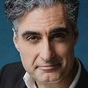 Farshad Kholghi als Hossein