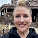 Tina Tibbetts als Paranormal Investigator