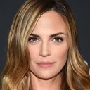 Kelly Sullivan als Kathryn