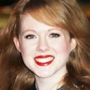 Zoe Boyle als Madame Milligan