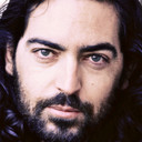 Ian Velloza als Machado Santos