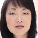 Kathleen Choe als Maggie (Majority Leader)