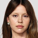 Mia Goth als Meg Weathers