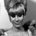 Barbara Kemp als Ann Bundy