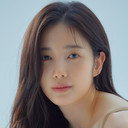 윤채경 als Self
