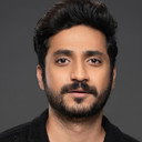 Sainkeet Kamat als Vikrant Desai