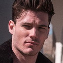 Connor Field als Sebastian
