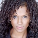 Tami-Adrian George als Janet