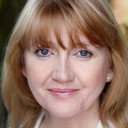 Caroline Strong als Emma Jones