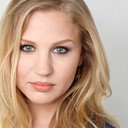 Marisa Dzintars als Aunt Linda / Cousin Skeexo