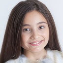 Makena Ayala als Allie