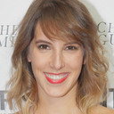 Léa François als Sara Becker