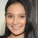 Indah Permatasari als Selina