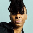Zendé Murdock als Bez Willis