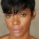 Crystal Lee Brown als Mom