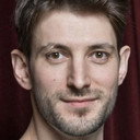 Vladislav Violinov als Mr. Journalist