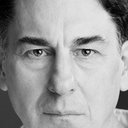 Simon Coury als William, Duke of Glasswick