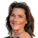 Marina Mota als Julieta Formiga