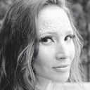 Mel Carneiro als Bia