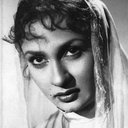 Nadira als Anjana Devi