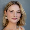 Eliza Allen als Young Anna