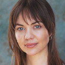 Sarah Twomey als Police Officer Frieda