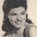 Annette Warren als Blonde Nightclub Singer (uncredited)