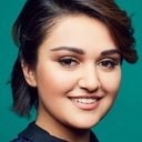 Ariela Barer als Olivia