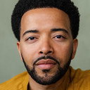 Dexter McKinney als Charlie