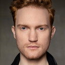 Michael Deni als Officer James