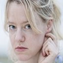 Julia Zange als Elena