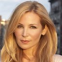 Jennifer Westfeldt als Julie Keller