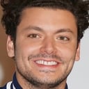 Kev Adams als Milann Rousseau