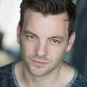 Gethin Anthony als Clive Bell
