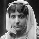 Saba Raleigh als The Duchess