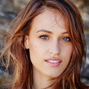 Tess Dobre als Submarine Officer