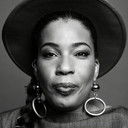 Macy Gray als Val