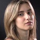 Vera España als Bea