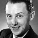 Olan Soule als Hotel Desk Clerk (uncredited)