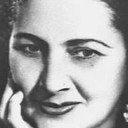Gülxar Həsənova als Sana's Mother