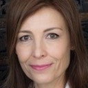Janet Monid als Dr. Eberson