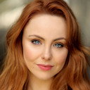 Louise Stewart als Caroline (34)