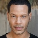 Jon Hudson Odom als Dr. Madzen