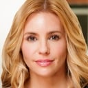 Olivia d'Abo als Linda