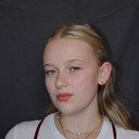 Marli Smit als Emily
