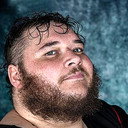 Sam Moore als Sam Stackhouse