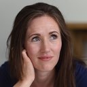 Liz Christensen als Mrs. Webster