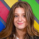 Ambre Chalumeau als Self - Journalist